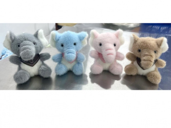 им Слон арт. 209140 Сидит цвета микс брелок 14 см в пак. 