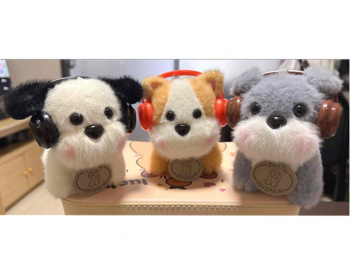 им Собака арт. 209050 Брелок В наушниках цвета микс 12 см в пак.